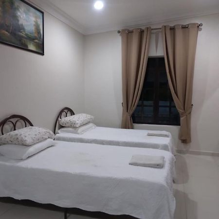 Yasmeen Studio Roomstay Kijal - Room 1 - For Two Person Islam Guest Only מראה חיצוני תמונה